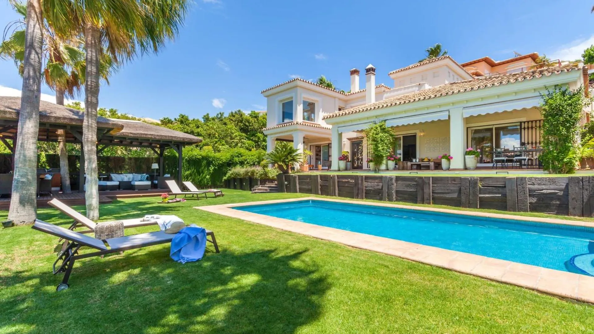Ocean Views Luxury Villa Next To Beach Benalmádena 0*,  Spanyolország
