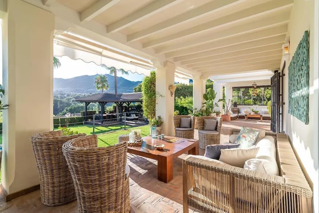 Ocean Views Luxury Villa Next To Beach ベナルマデナ スペイン