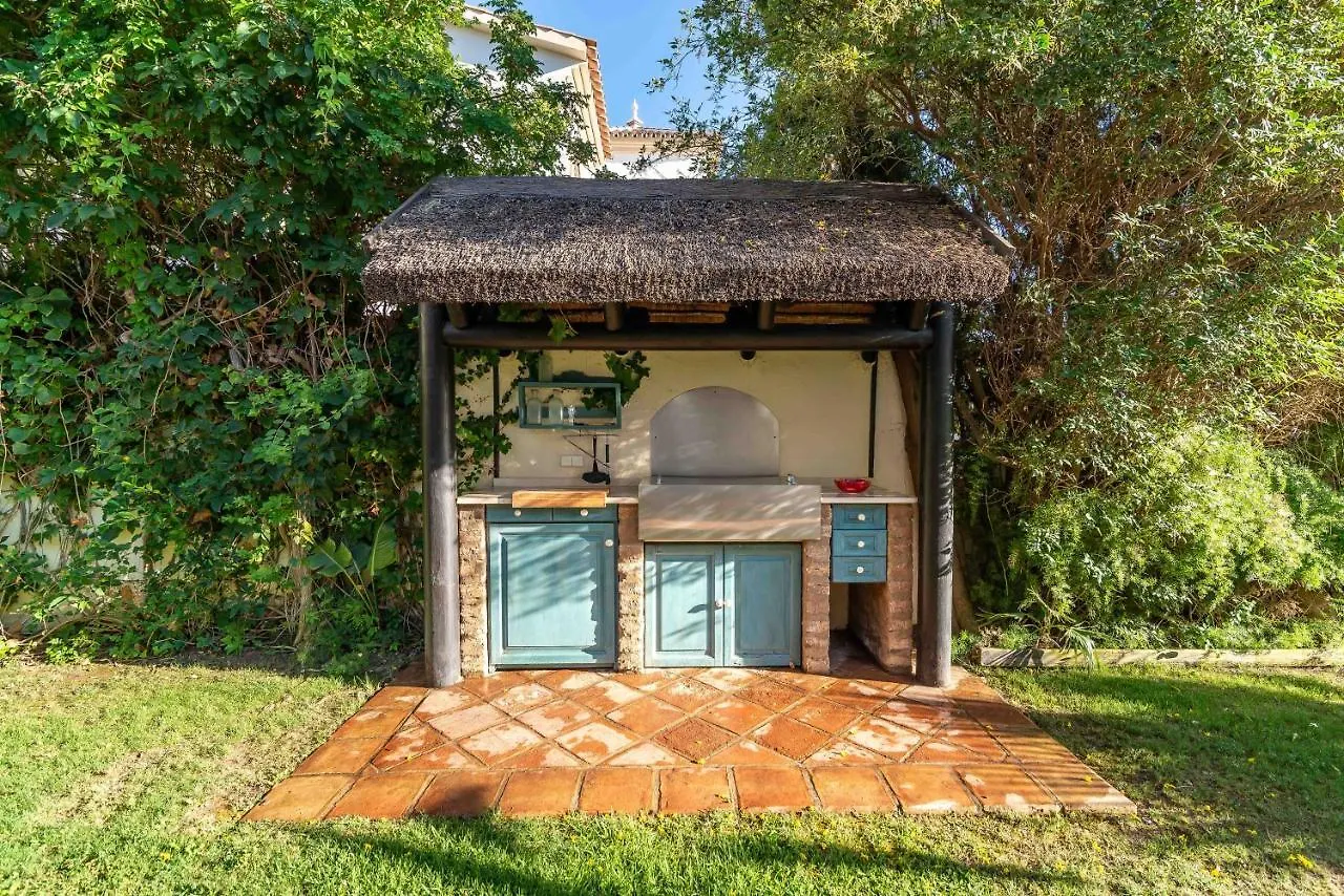Ocean Views Luxury Villa Next To Beach ベナルマデナ スペイン